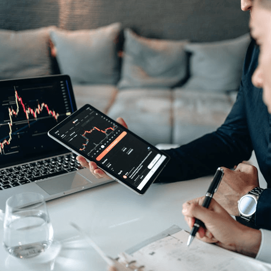 Xonata-AI crypto investment experts team